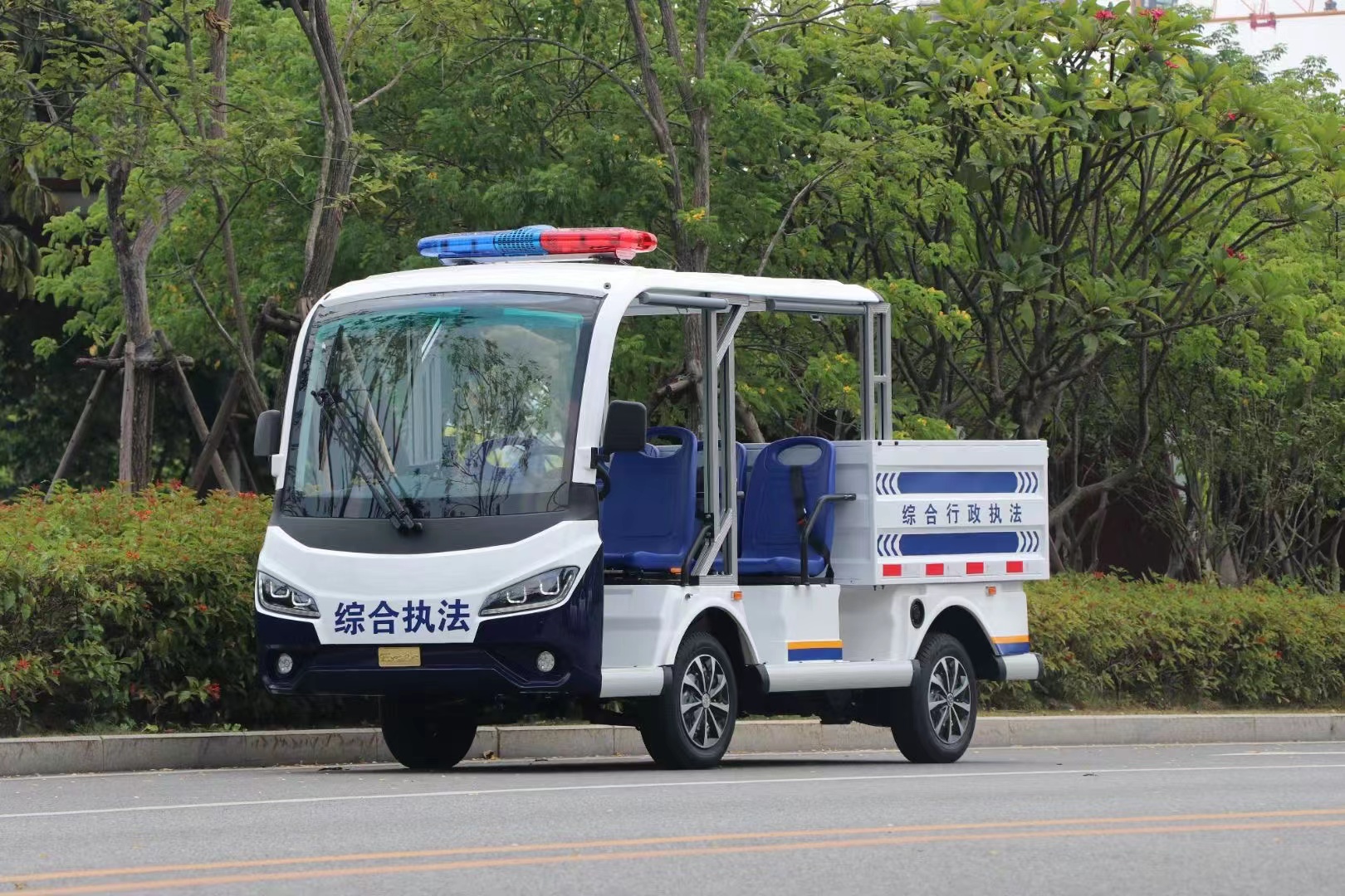 5座多功能電動(dòng)巡邏車(chē)