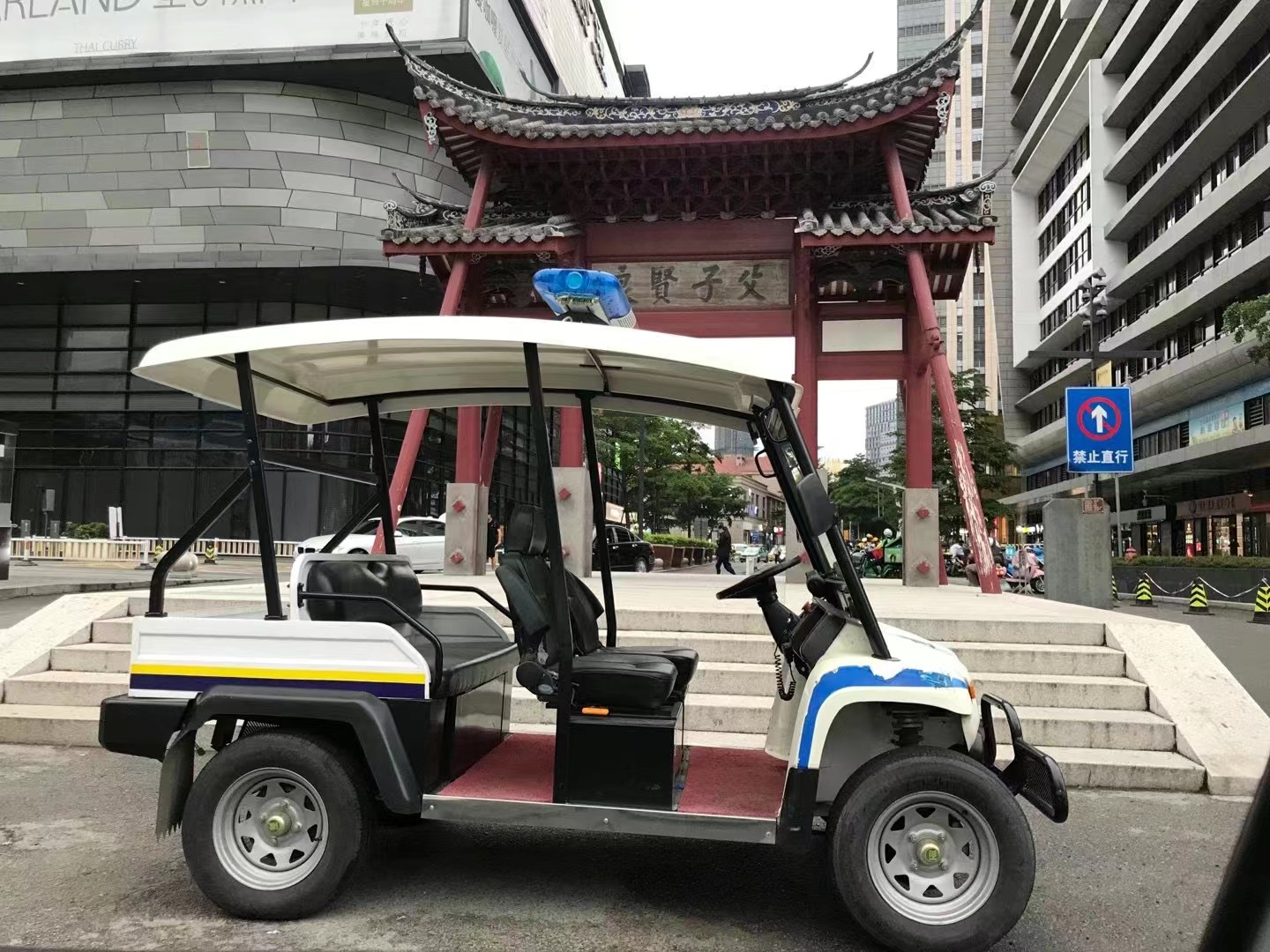 福州泰禾廣場(chǎng)電動(dòng)巡邏車(chē)